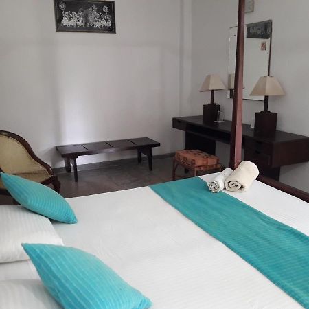 Ferienwohnung Sea Front Hikkaduwa Exterior foto