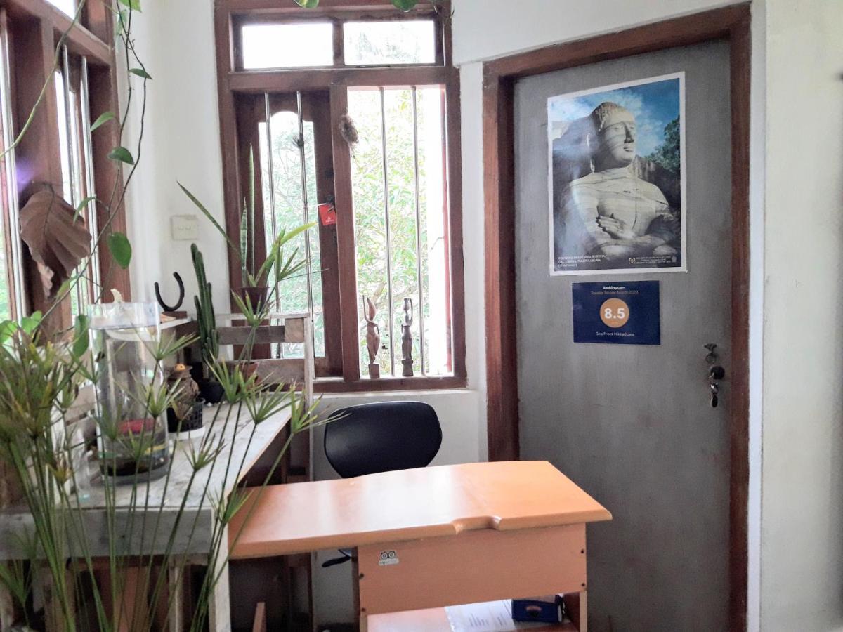 Ferienwohnung Sea Front Hikkaduwa Exterior foto