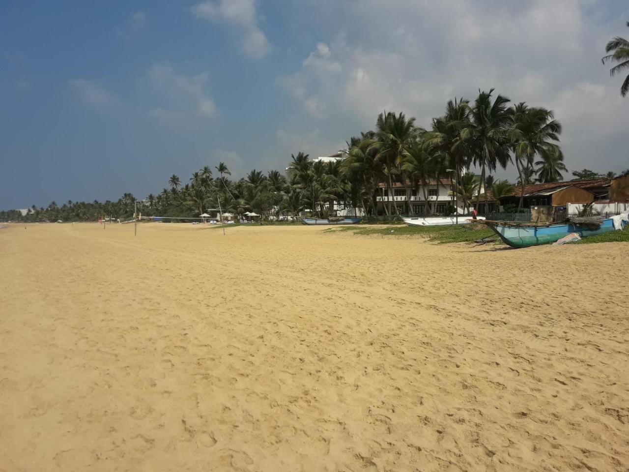 Ferienwohnung Sea Front Hikkaduwa Exterior foto